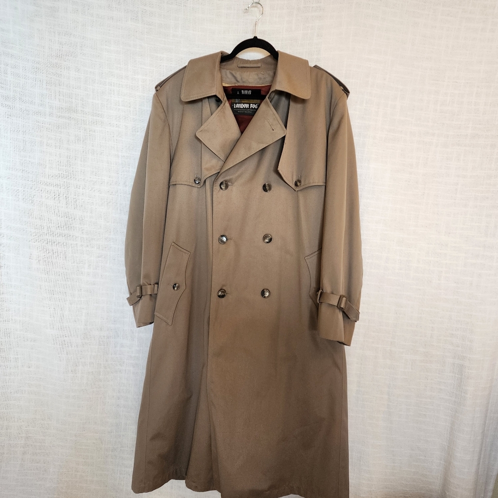 Vintage London Fog  Men -44/ R Belted Khaki  Belted Trench  Removable Liner A388